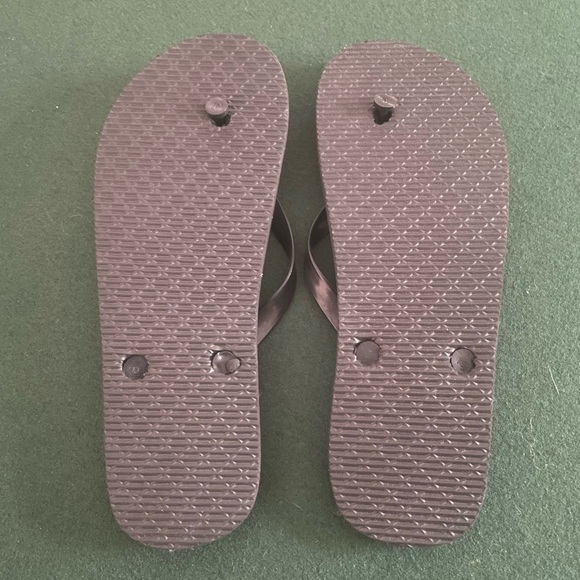 Budweiser Flip Flops NWOT - Picture 2 of 4